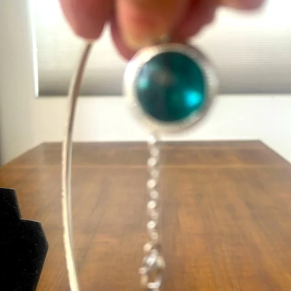 TRUE NORTH AMULET-BRIGHTON.HARD TO FIND. EMERALD GREEN. STAR POINTS TRUE NORTH. - Picture 2 of 6